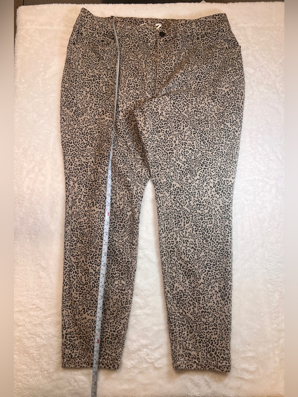 Seven7 Beige and Black Leopard Print Skinny Jeans - Picture 2 of 13